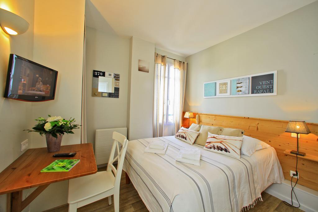 נוארמוטייה-אן-ליל Logis Hotel La Chaize חדר תמונה